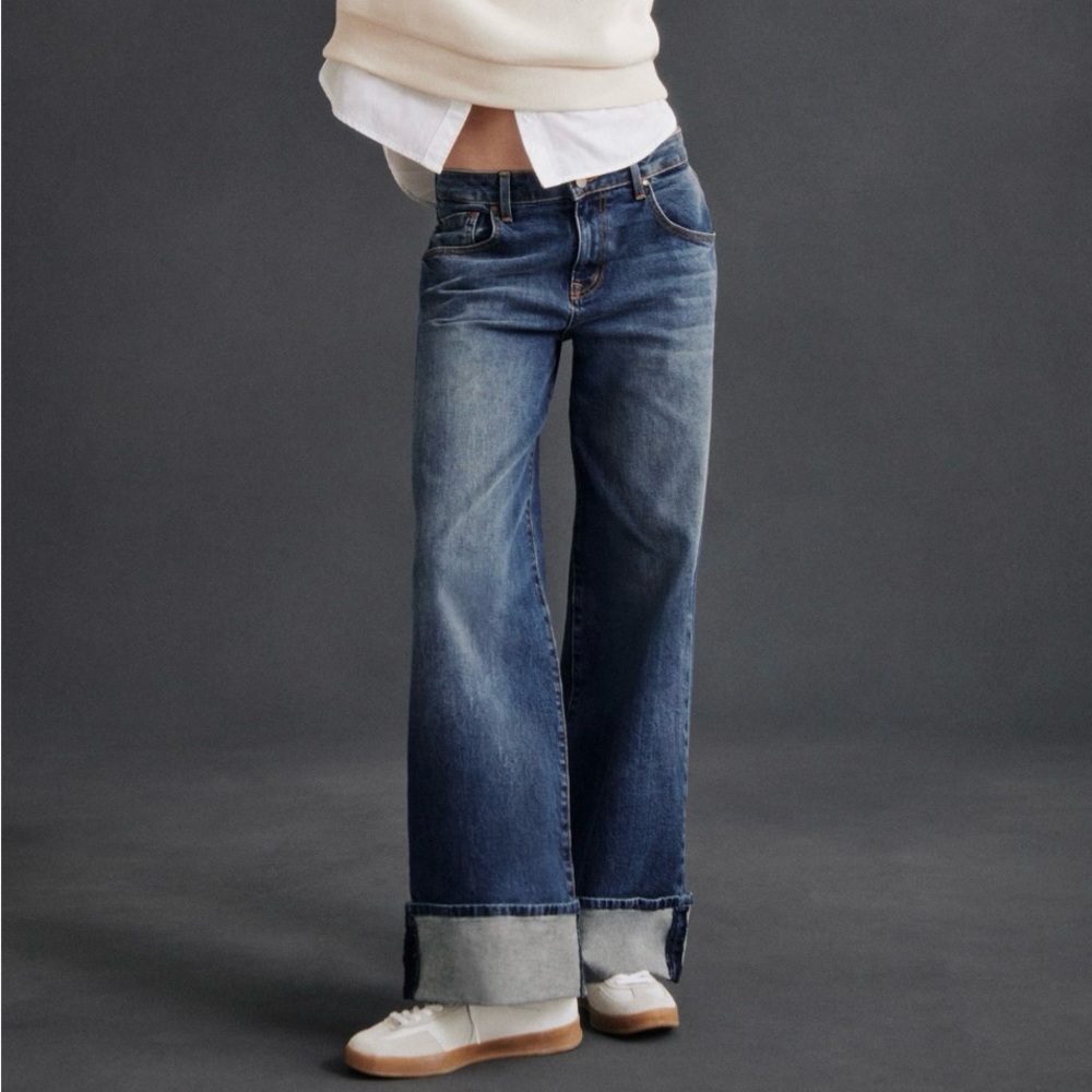 Fidelity Blue Flare Wide Leg Jeans. Sz 28.